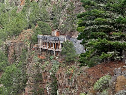 Obras pufas: El Mirador del Santo