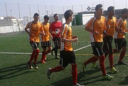 3-3 El Orone Santiago suma en el campo del líder