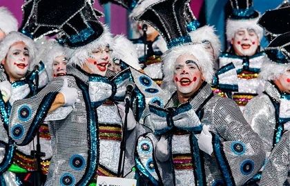 El Ayuntamiento facilitará a los vecinos de Laguna de Santiago y Tecina su presencia en el Festival de Murgas