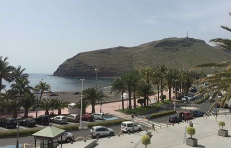 San Sebastián de La Gomera pone a punto sus playas de cara a Semana Santa