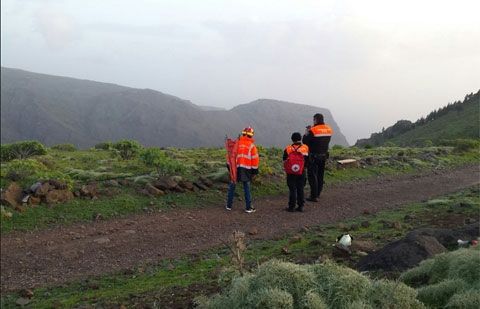 Helicóptero del GES rescató a una senderista con un traumatismo leve en La Gomera