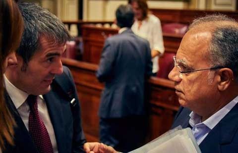 Clavijo y Curbelo exponen a los alcaldes de La Gomera los principales proyectos del FDCAN