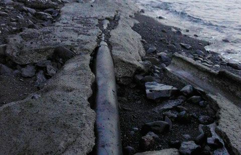 Sí se puede advierte del mal estado de la protección de la entrada de fibra óptica en La Gomera