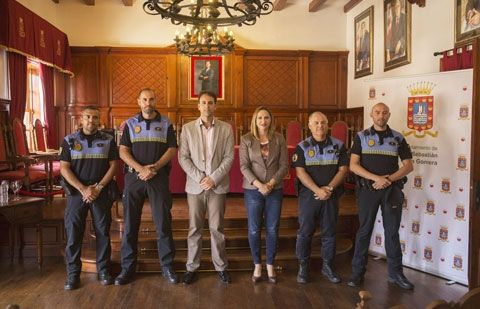 La Policia Local de San Sebastián recibe equipamiento para el control de alcoholemia