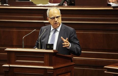 Curbelo reivindica la protección del silbo gomero para evitar su pérdida como seña de identidad