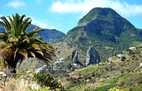 El Ayuntamiento de Hermigua mejora el alumbrado público de los barrios