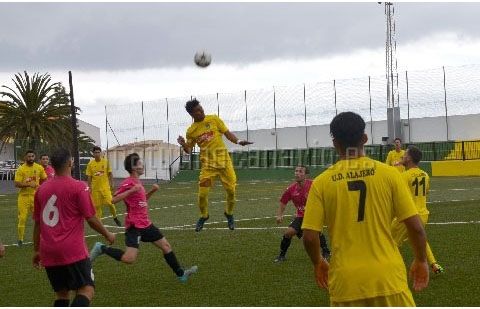 0-2 Un gris Alajeró es superado por el colista Candela