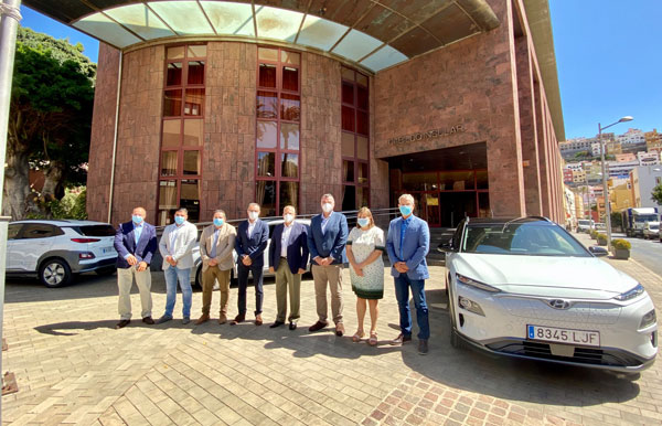 El Cabildo gomero sustituye parte del parque móvil por vehículos eléctricos
