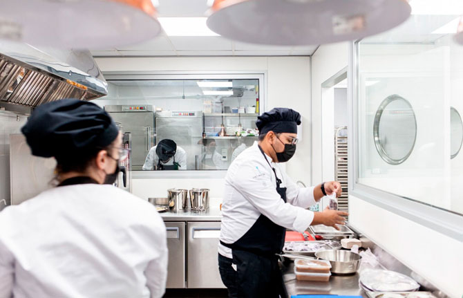 El V Certamen Regional de Gastronomía reúne en el Hotel de Los Herrera a once chefs profesionales