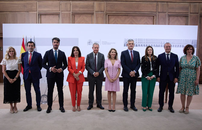 Sebastián Franquis firma con el Estado la primera transferencia de fondos Next Generation para vivienda