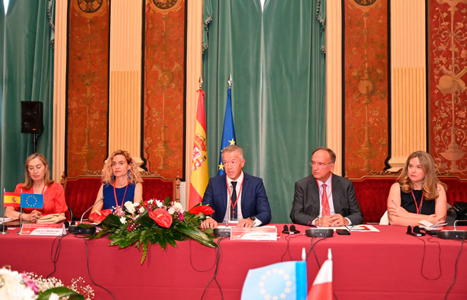 Manuel Fajardo destaca el rol de Canarias como frontera sur de Europa en el VIII Foro Parlamentario Hispano-Polaco