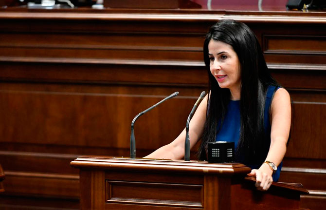 Melodie Mendoza urge a cumplir con los fueros canarios para garantizar el empleo de las empresas de la ZEC