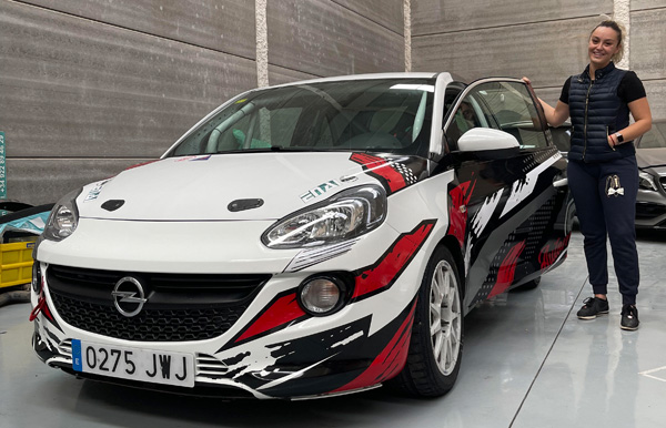 Silvia Rosales con su Opel Adam S, participa en la XLIV Subida de Haría