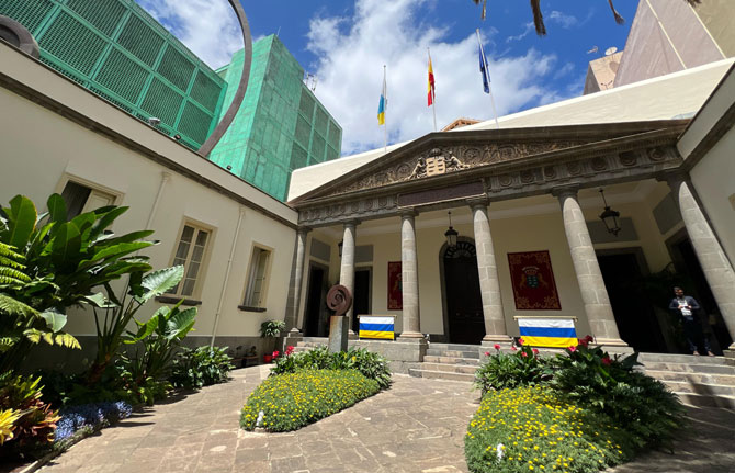 El Parlamento celebra sus Jornadas de Puertas Abiertas con motivo del Día de Canarias