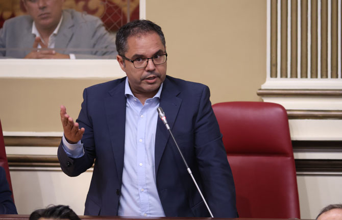 El PSOE acusa al Gobierno canario de “generar incertidumbre” a la comunidad educativa y “despreciar” la estrategia de la FP en Canarias