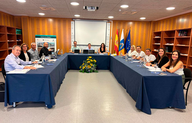 El director del SCS mantiene una reunión de coordinación con la Dirección del Área y la Gerencia sanitaria