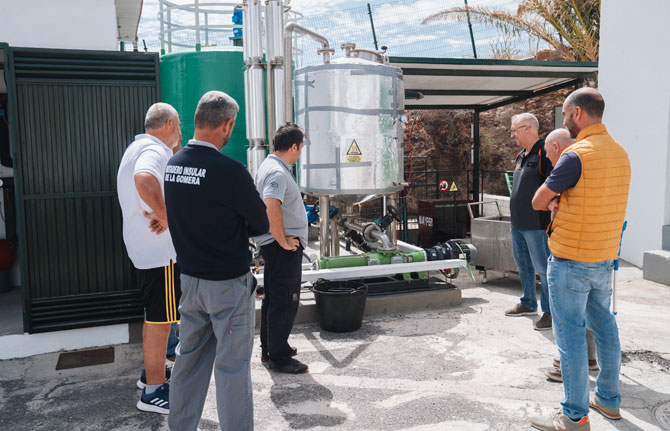 El Cabildo forma a su personal para el uso y aprovechamiento del biodigestor del Matadero Insular