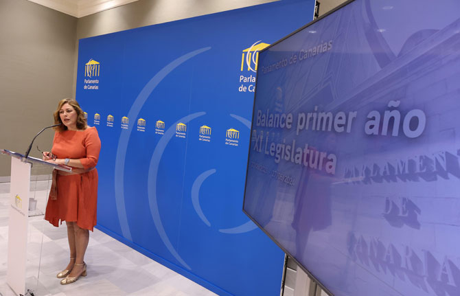 Astrid Pérez inicia su presidencia con el año de más actividad en la historia del Parlamento canario