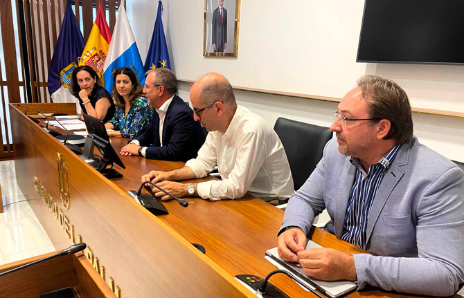 Empleo extiende a todos los municipios de La Palma el Plan Integral de Empleo