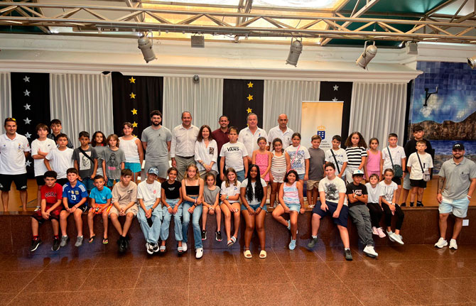 Una treintena de niños y niñas descubren en Lanzarote los juegos y deportes autóctonos