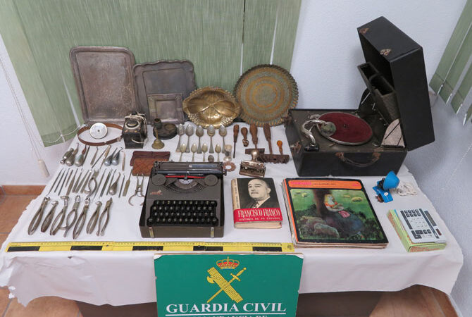 Recuperadas en Los Llanos de Aridane diversas antigüedades pertenecientes al Patrimonio Histórico y Cultural de Canarias