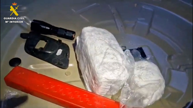 Dos detenidos tras ser sorprendidos portando hachís y cocaína durante un desembarco en el Puerto de SC de La Palma
