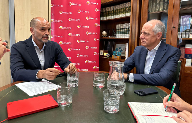 La Cámara y la Asociación Canaria de Energías Renovables suman esfuerzos para acelerar la descarbonización del sector eléctrico
