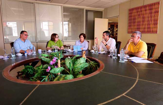 Educación y Bienestar Social se coordinan para conseguir la total escolarización de menores migrantes en el próximo curso