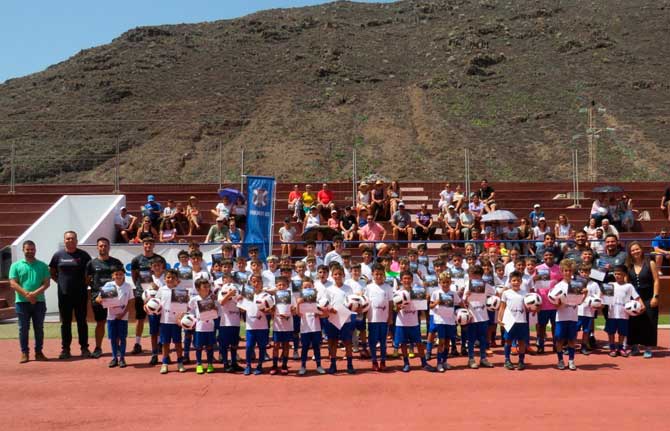 El Campus Suma del Club Deportivo Tenerife clausura su edición en la sede de La Gomera