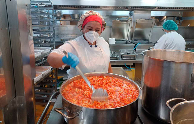Los hospitales del SCS conmemoran la Nochebuena y la Navidad con menús especiales para las personas ingresadas