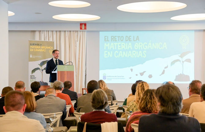Transición Ecológica aborda la gestión de los residuos orgánicos en las islas con unas jornadas formativas