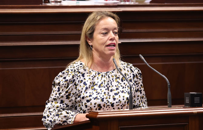 El Parlamento canario pide que se modifique o retire la norma de medicamentos veterinarios