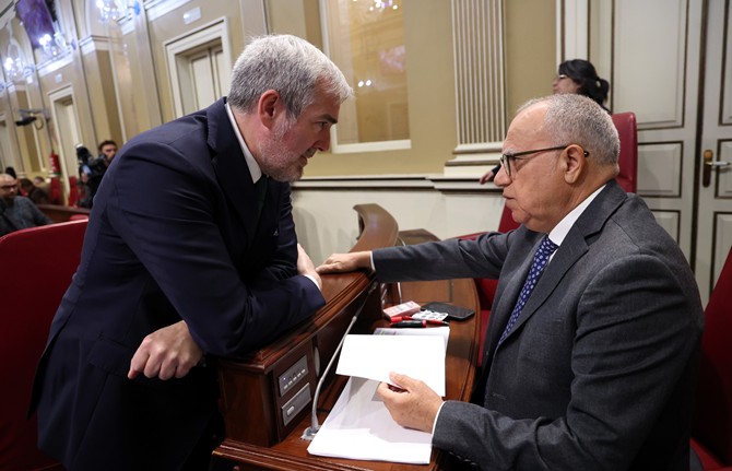 Curbelo pide crecer con mayor justicia social y reforzar las políticas de vivienda, servicios públicos y cohesión territorial en Canarias